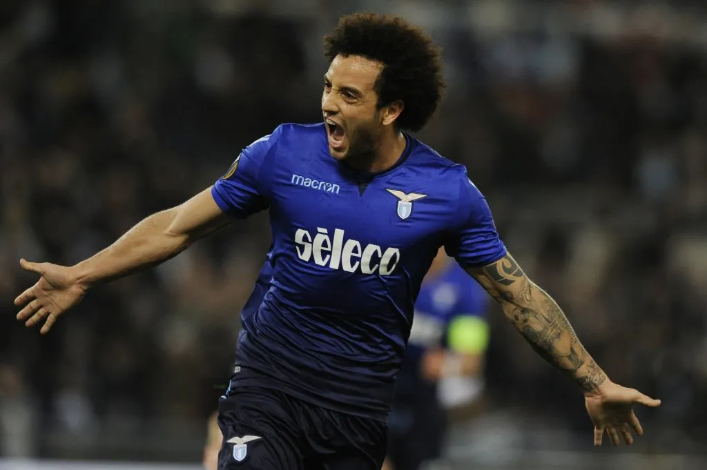 Felipe Anderson comemorando na Itália  (Photo by Marco Rosi/Getty Images)