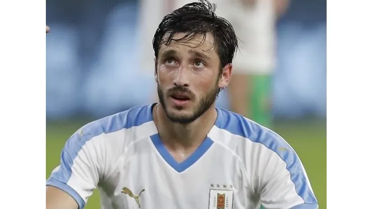 Mathias Viña, em ação pela Seleção Uruguaia - Foto: Laszlo Balogh/Getty Images