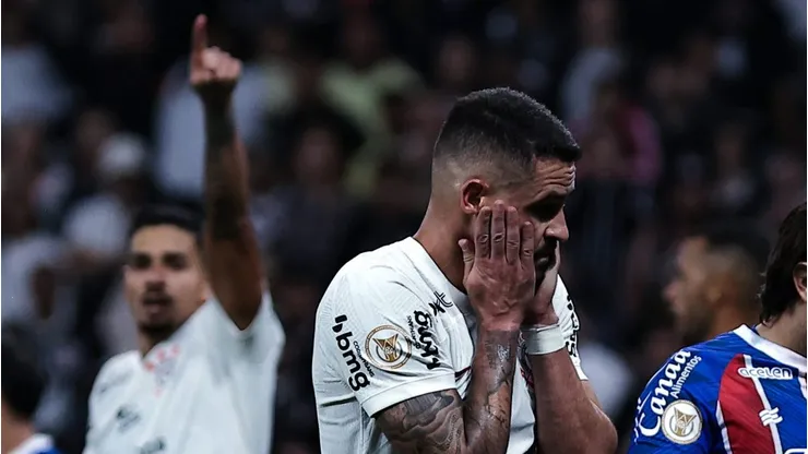 Após perder Renato Augusto, jornalista acha que Flamengo não perde Gabigol para Corinthias. Foto: Fabio Giannelli/AGIF
