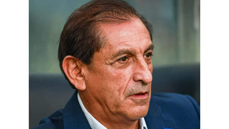 Ramón Díaz, técnico do Vasco, durante partida contra o Gremio no estadio Arena do Gremio pelo campeonato Brasileiro A 2023. Foto: Maxi Franzoi/AGIF