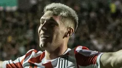 Benjamin Rollheiser, jogador do Estudiantes, comemora seu gol durante partida contra o Goias no estadio Serra Dourada pelo campeonato Copa Sul-Americana 2023. Foto: Heber Gomes/AGIF