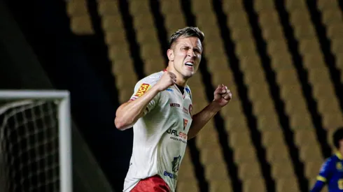 Frizzo em ação contra o Sampaio Corrêa. Foto: Thiago Limas/AGIF