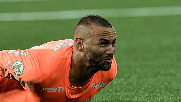Weverton comemorando contra o Fogão. Foto: Thiago Ribeiro/AGIF