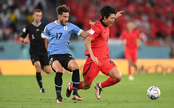 Foto: Stu Forster/Getty Images – Matías Viña disputou a última Copa do Mundo pela Seleção Uruguaia