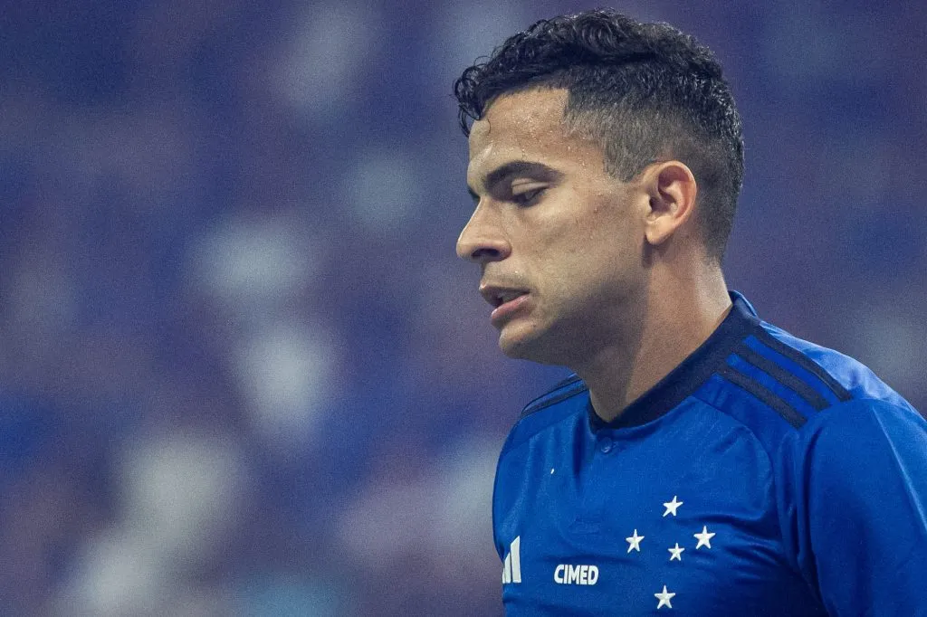 MG – BELO HORIZONTE – 30/11/2023 – BRASILEIRO A 2023, CRUZEIRO X ATHLETICO-PR – Bruno Rodrigues jogador do Cruzeiro durante partida contra o Athletico-PR no estadio Mineirao pelo campeonato Brasileiro A 2023. Foto: Fernando Moreno/AGIF