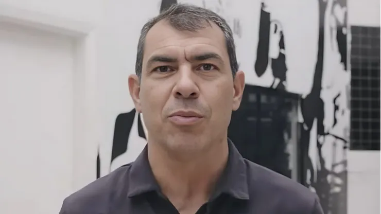 Fábio Carille foi apresentando como novo técnico do Santos para 2024