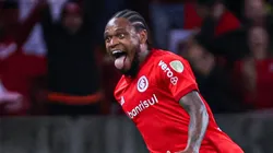 Luiz Adriano jogador do Internacional comemora seu gol durante partida contra o Independiente Medellin no estadio Beira-Rio pelo campeonato Libertadores 2023. Foto: Maxi Franzoi/AGIF