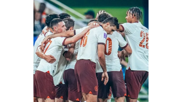 Manchester City em comemoração de gol em cima do Urawa Reds pelo Mundial de Clubes - Foto: Twitter/Manchester City