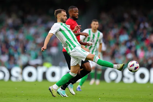 Foto: Fran Santiago/Getty Images – Pezzella atua pela Betis, da Espanha