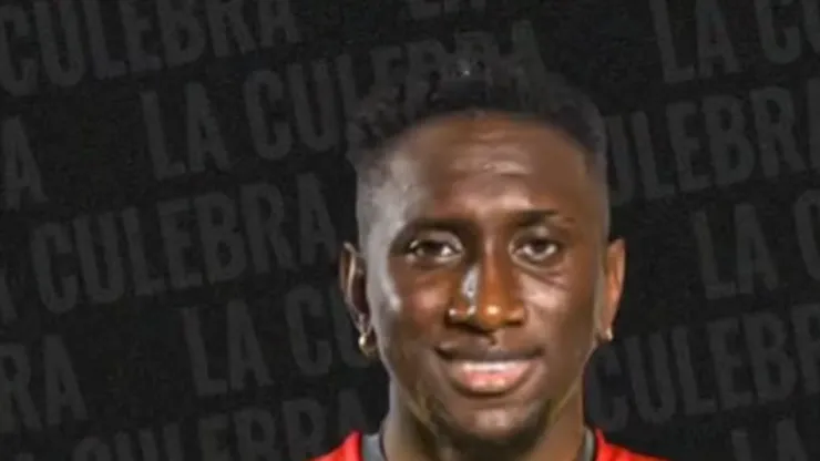 Foto: Reprodução/Aucas - Atacante Erick Castillo se aproxima do Vitória
