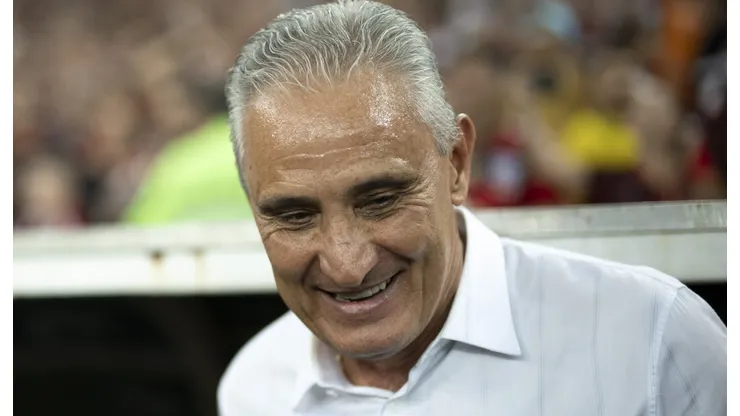 Tite pode ganhar o reforço dos sonhos no Mengão - Foto: Jorge Rodrigues/AGIF