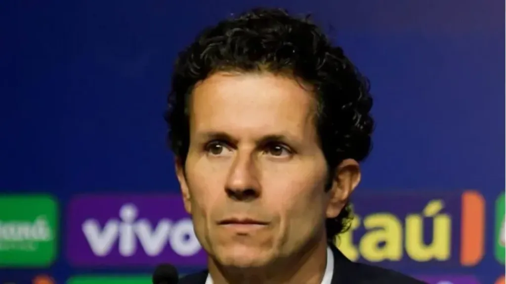 Foto: Thiago Ribeiro/AGIF – O médico Rodrigo Lasmar