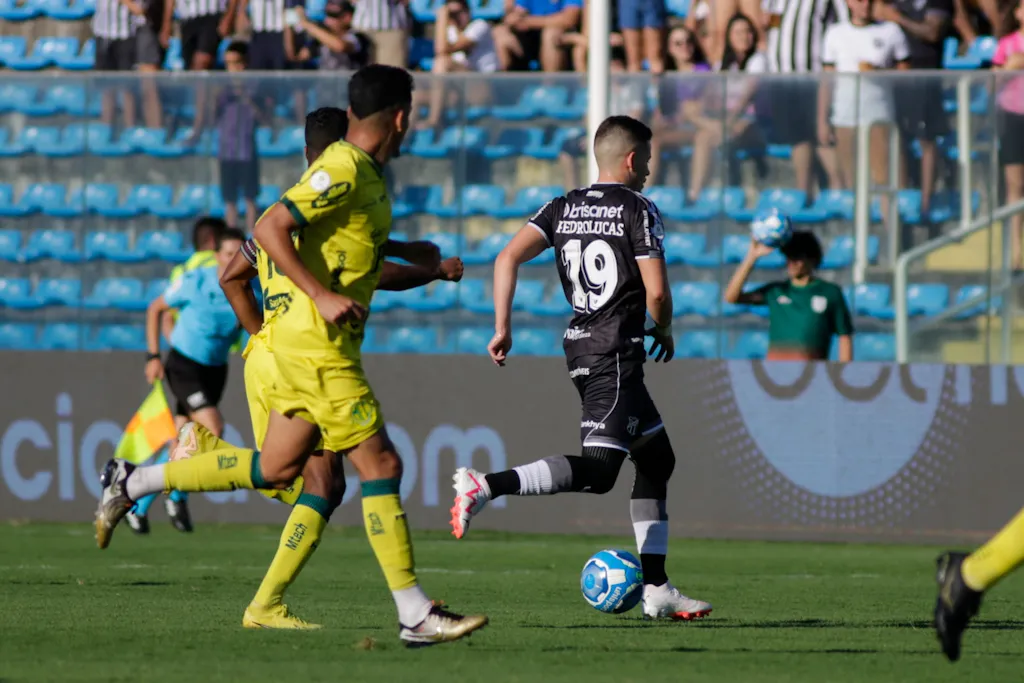 Pedro Lucas disputou a Série B pelo Ceará – Foto: Lucas Emanuel/AGIF.