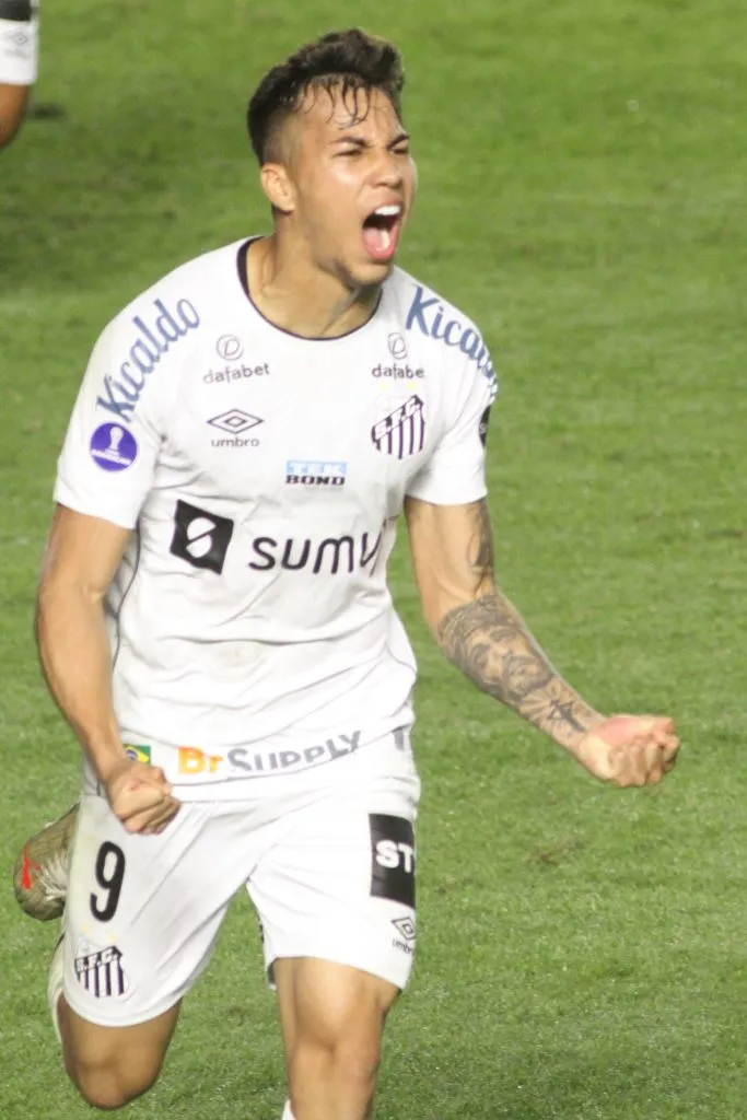 SP – Santos – 02/08/2021 – SANTOS NEGOCIA KAIO JORGE COM JUVENTUS. O Santos Futebol Clube anuncia acordo com a Juventus na negociacao do jogador Kaio Jorge. Foto: Fernanda Luz/AGIF (ARQUIVO)