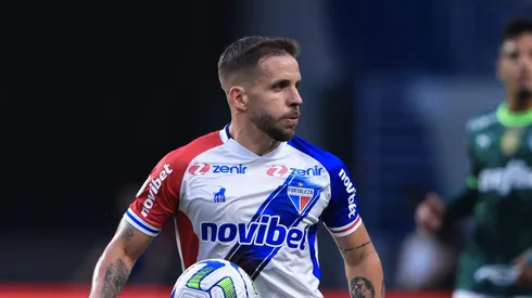 Lucas Sasha jogador do Fortaleza durante partida contra o Palmeiras no estadio Arena Allianz Parque pelo campeonato Brasileiro A 2023. Ettore Chiereguini/AGIF