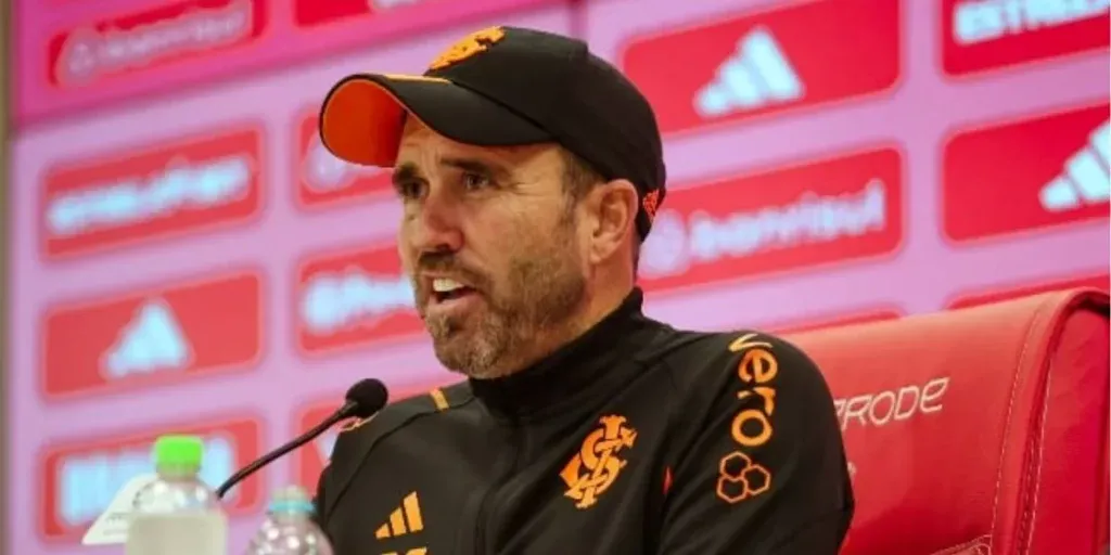 Eduardo Coudet durante coletiva de impresa – Foto: Ricardo Duarte/Internacional