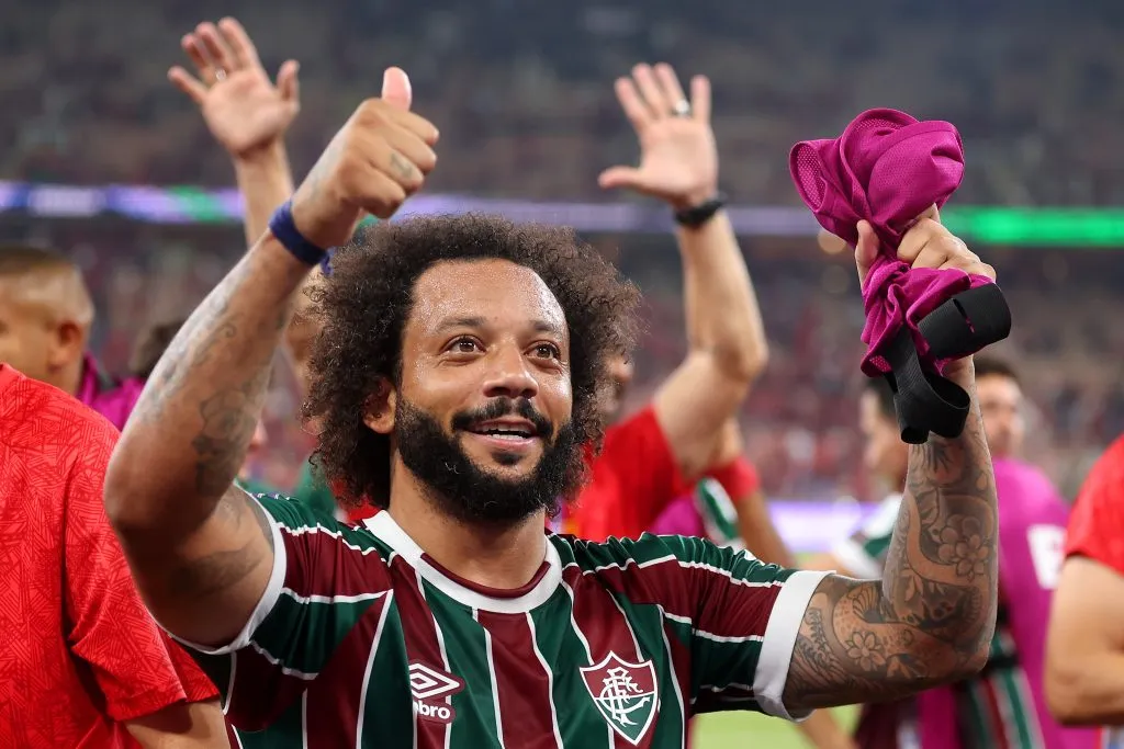 ollowing the Marcelo saudando os torcedores do Fluminense após o jogo. Foto: Francois Nel/Getty Images