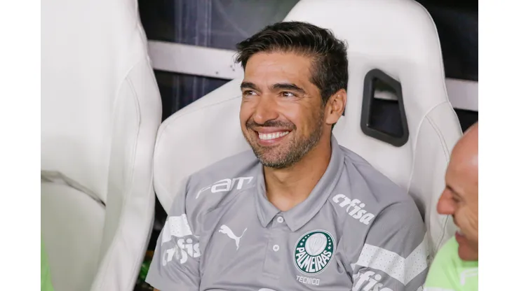 CE - FORTALEZA - 26/11/2023 - BRASILEIRO A 2023, FORTALEZA X PALMEIRAS - Abel Ferreira tecnico do Palmeiras durante partida contra o Fortaleza no estadio Arena Castelao pelo campeonato Brasileiro A 2023. Foto: Lucas Emanuel/AGIF