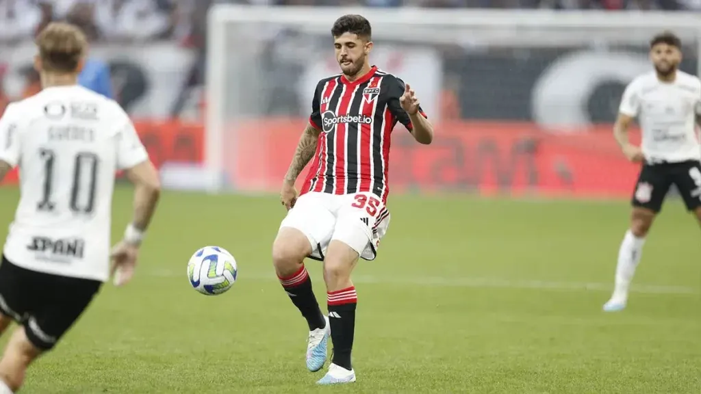 Lucas Beraldo, zagueiro do São Paulo - Foto: Paulo Pinto