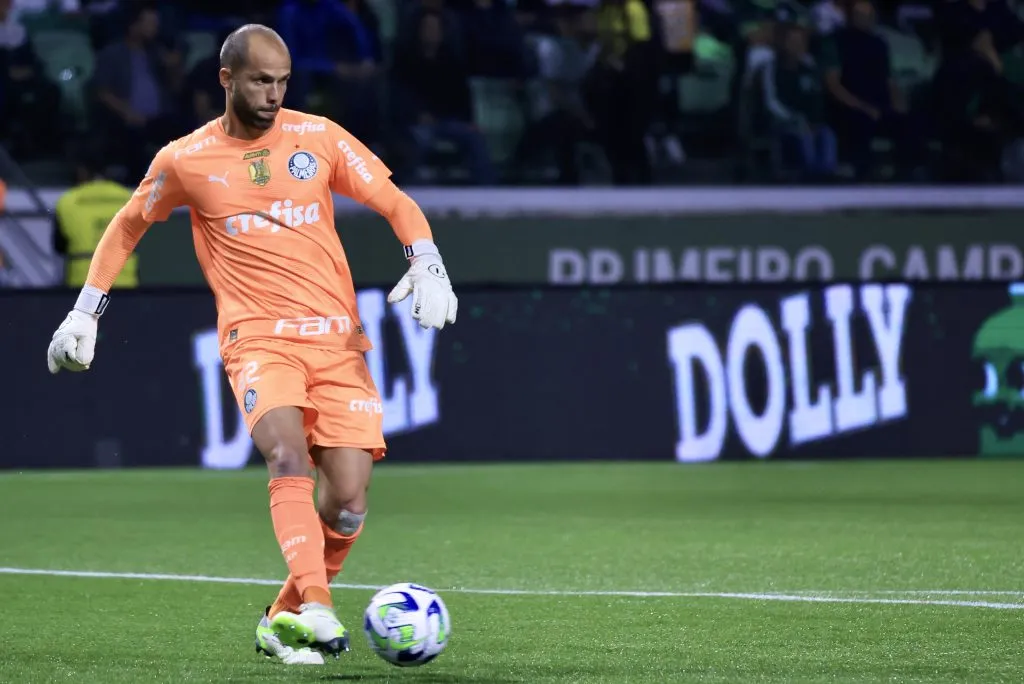 Marcelo Lomba em ação pelo Verdão. O goleiro tem sido importante no aprimoramento dos futuros goleiros do Palestra – Foto: Marcello Zambrana/AGIF