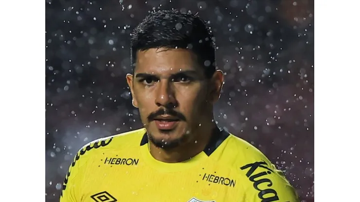 João Paulo, goleiro do Santos, durante partida contra o São Paulo no estadio Morumbi pelo campeonato Paulista 2023. Foto: Marcello Zambrana/AGIF
