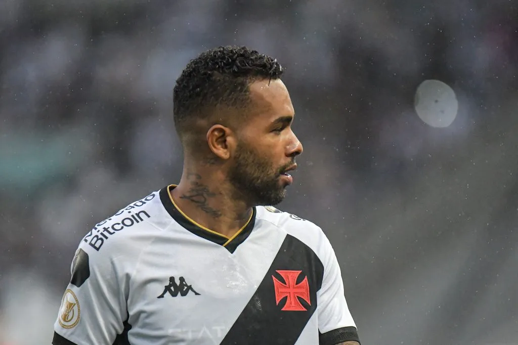 RJ – RIO DE JANEIRO – 02/07/2023 – BRASILEIRO A 2023, BOTAFOGO X VASCO – Alex Teixeira jogador do Vasco durante partida contra o Botafogo no estadio Engenhao pelo campeonato Brasileiro A 2023. Foto: Thiago Ribeiro/AGIF
