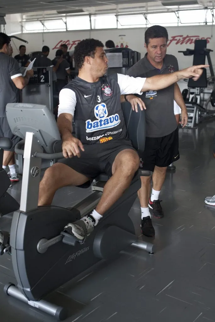 Walmir Cruz trabalhou com Ronaldo em 2009 – Foto: Daniel Augusto Jr/Corinthians.