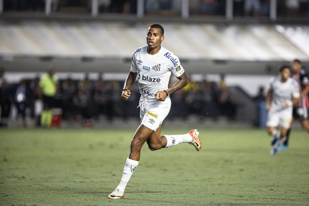 Jean Lucas jogador do Santos durante partida pelo campeonato Brasileiro A 2023. Foto: Abner Dourado/AGIF