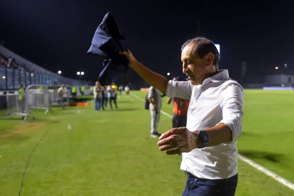 Ramón Díaz criou uma identificação com a torcida do Vasco. Foto: Thiago Ribeiro/AGIF