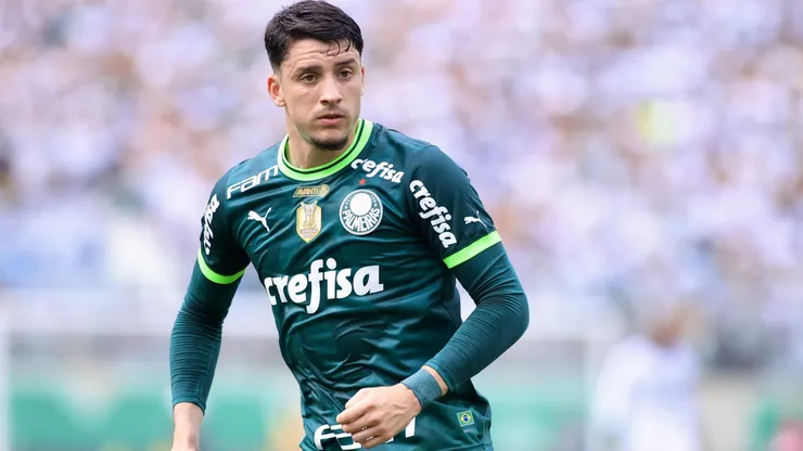 Foto: Marcello Zambrana/AGIF - Piquerez é titular absoluto da lateral-esquerda