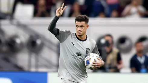 Torcedores pedem a volta de Philippe Coutinho. (Photo by Mohamed Farag/Getty Images)