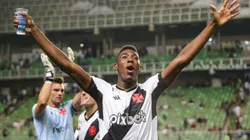 Léo Pelé do Vasco comemora a vitória ao final da partida contra o América-MG no Independência pelo campeonato Brasileiro A 2023. Foto: Gilson Lobo/AGIF