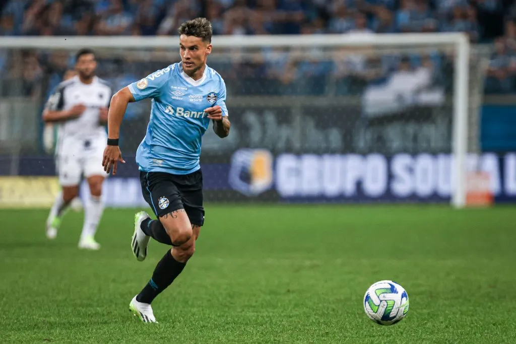 Ferreirinha em ação pelo Grêmio – Foto: Maxi Franzoi/AGIF
