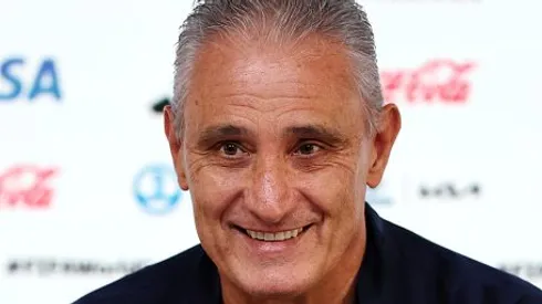 Foto: Mohamed Farag/Getty Images - Tite em entrevista quando era treinador da Seleção Brasileira
