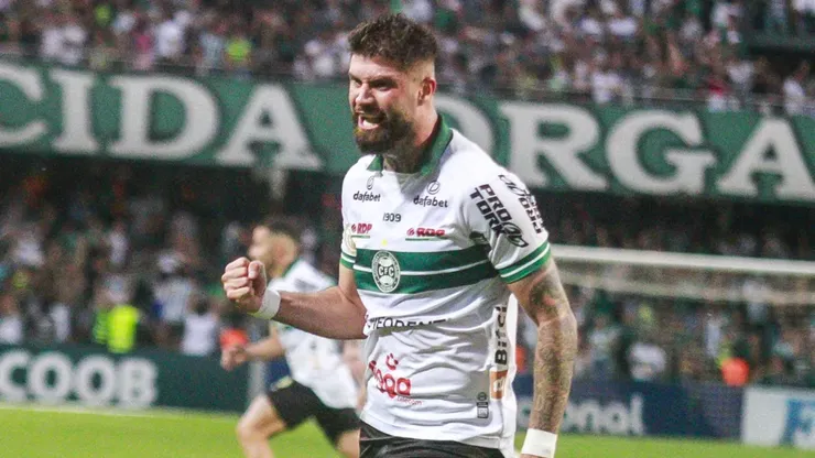 Foto: Gabriel Machado/AGIF - Fabrício Daniel em partida pelo Coritiba