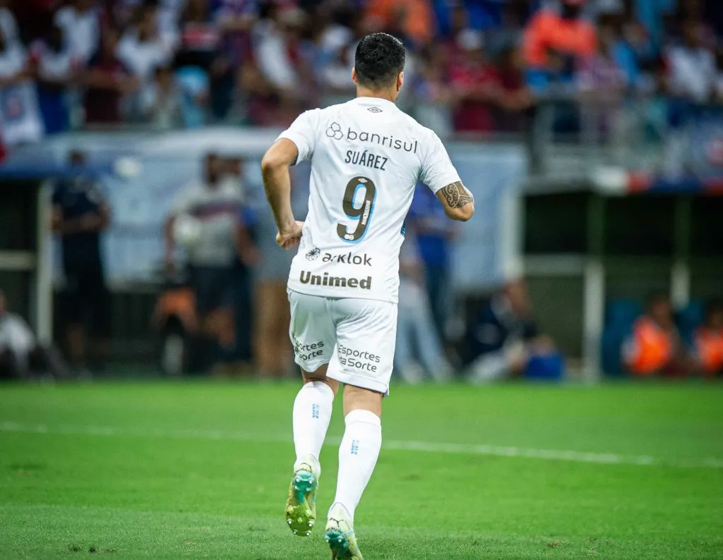 Luis Suárez com a camisa 9 jogando pelo Grêmio. Foto: Jhony Pinho/AGIF