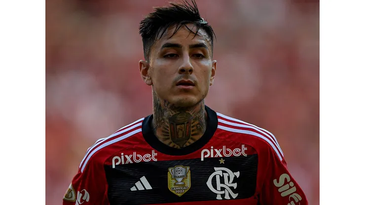 Erick Pulgar, jogador do Flamengo, durante partida contra o Corinthians no estadio Maracana pelo campeonato BRASILEIRO A 2023. Foto: Thiago Ribeiro/AGIF