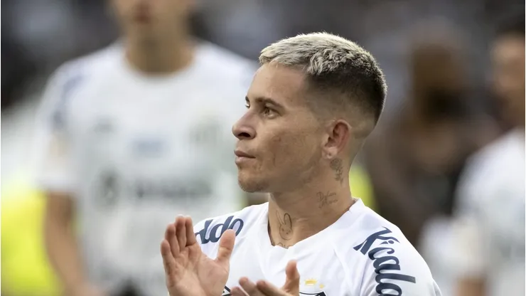 Soteldo jogador do Santos comemora empate apos a partida contra o Botafogo no estadio Engenhao pelo campeonato Brasileiro A 2023. Jorge Rodrigues/AGIF