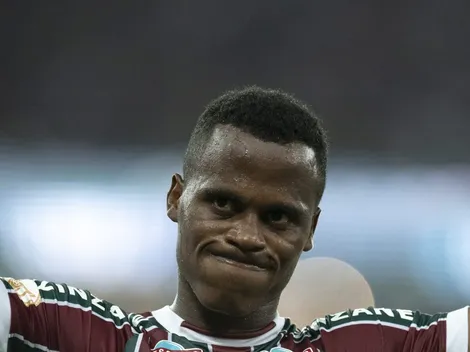 Arias paga torcida do Fluminense de surpresa e fala sobre seu destino pós-Mundial