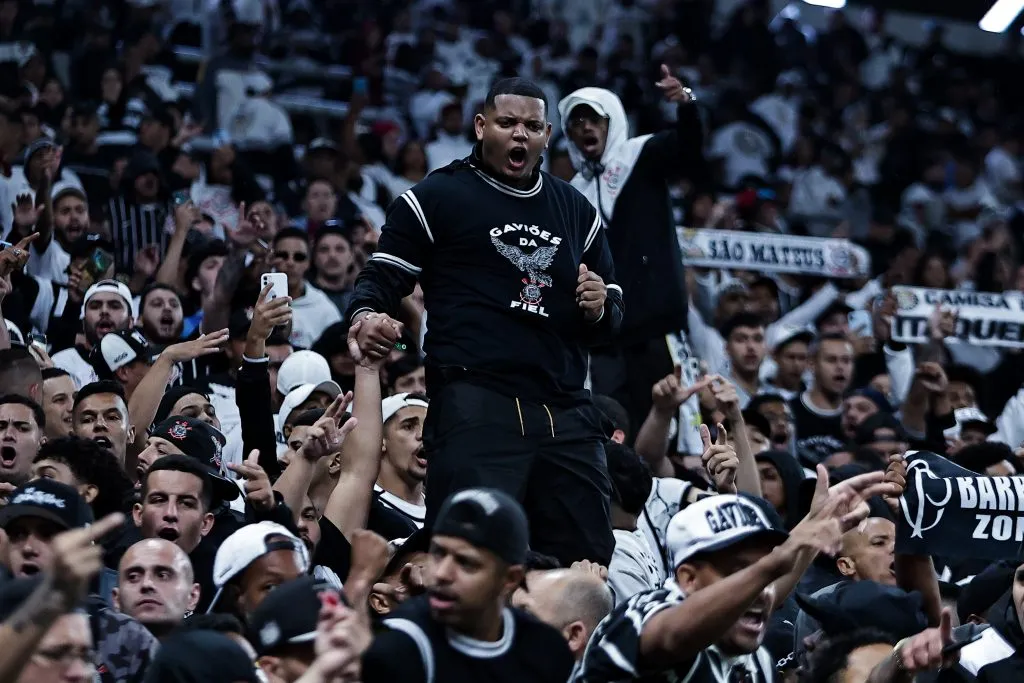 SP – SAO PAULO – 24/11/2023 – BRASILEIRO A 2023, CORINTHIANS X BAHIA – Torcida durante partida entre Corinthians e Bahia no estadio Arena Corinthians pelo campeonato Brasileiro A 2023. Foto: Fabio Giannelli/AGIF