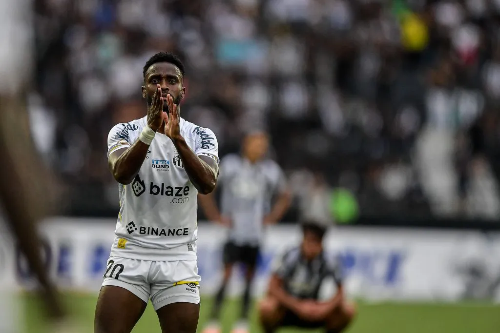 Mendoza jogador do Santis. Foto: Thiago Ribeiro/AGIF