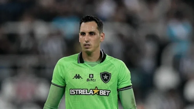 Gatito Fernández em partida pelo Botafogo - Foto: Thiago Ribeiro/AGIF
