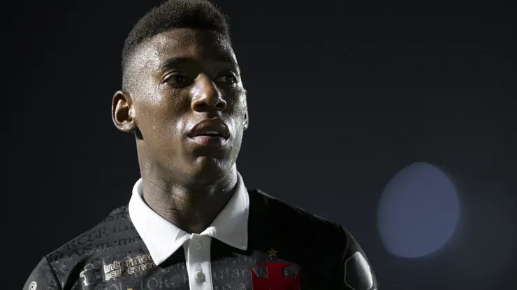 Vasco sabe do interesse do Bahia em Léo Pelé e Mattos está de olho em titular de Rogério Ceni para 2024 - Foto: Jorge Rodrigues/AGIF