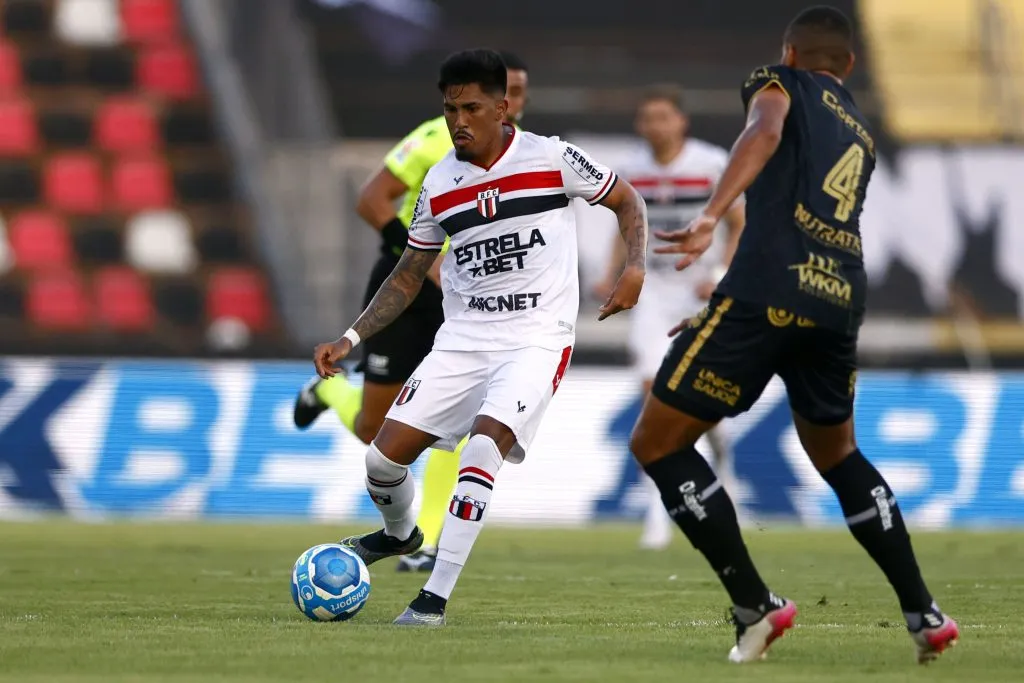 SP – RIBEIRAO PRETO – 12/08/2023 – BRASILEIRO B 2023, BOTAFOGO-SP X PONTE PRETA – Ivonei jogador do Botafogo-SP durante partida contra o Ponte Preta no estadio Santa Cruz pelo campeonato Brasileiro B 2023. Foto: Thiago Calil/AGIF