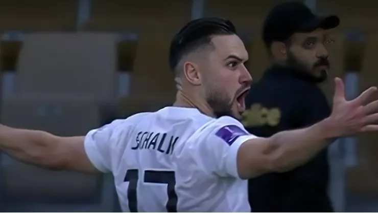 Foto: Reprodução/Globoplay - Schalk fez o gol da classificação do Urawa Reds