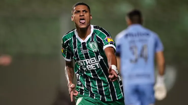 Foto: Gilson Lobo/AGIF - Rodrigo Varanda comemora gol pelo América-MG