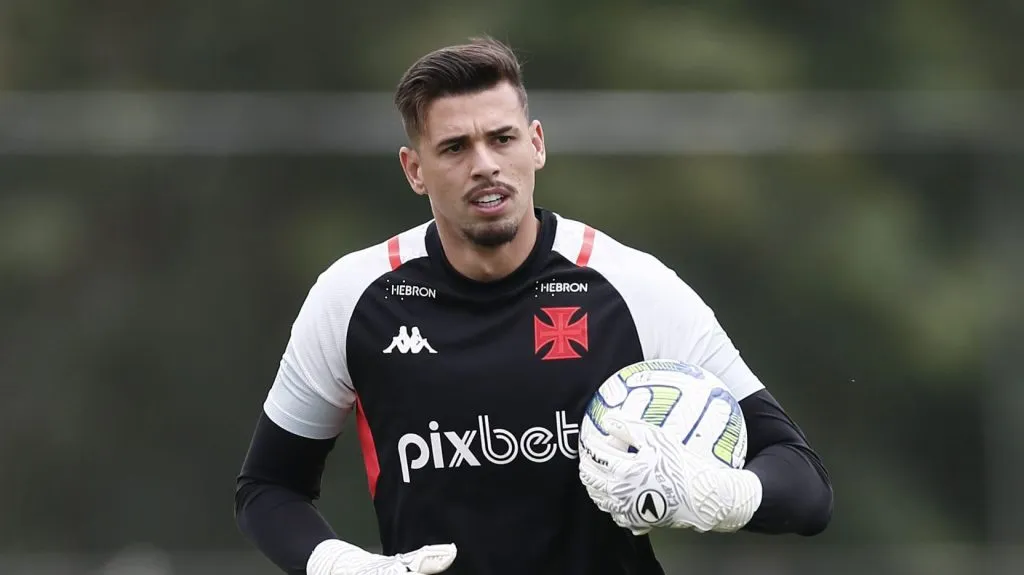 Ivan em ação durante treinos do Gigante. Foto: Daniel Ramalho/Vasco.
