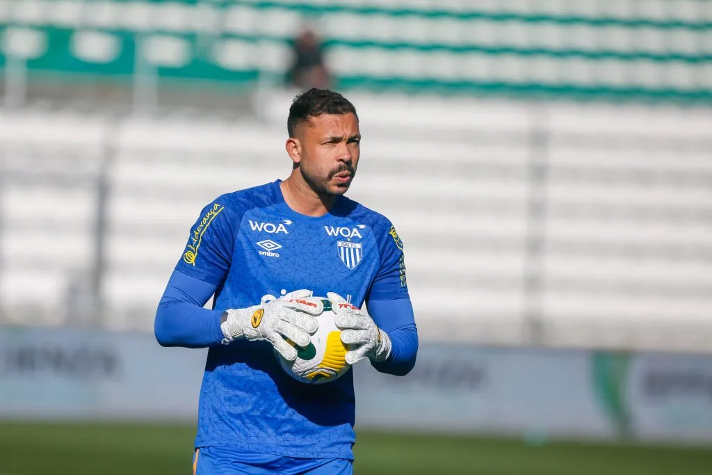 Vladimir não deve permanecer no Santos mesmo após ter o contrato renovado. Foto: Luiz Erbes/AGIF