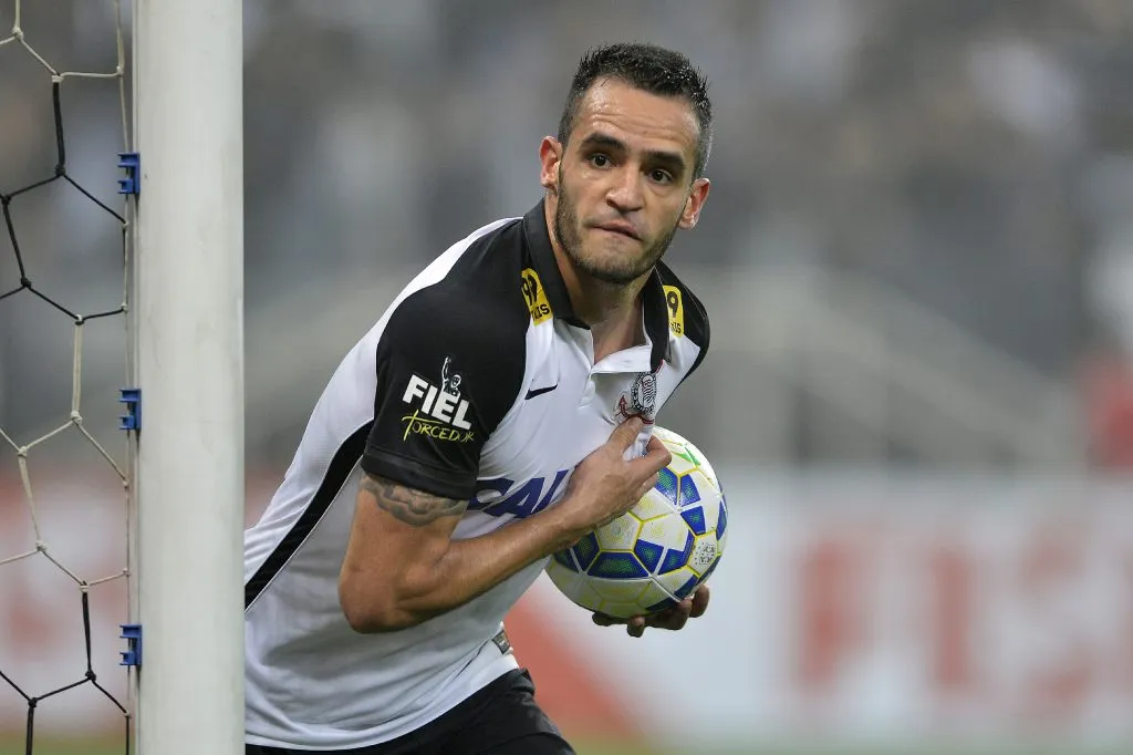 Foto: Mauro Horita/AGIF – Renato Augusto foi Campeão Brasileiro em 2015, com o Corinthians