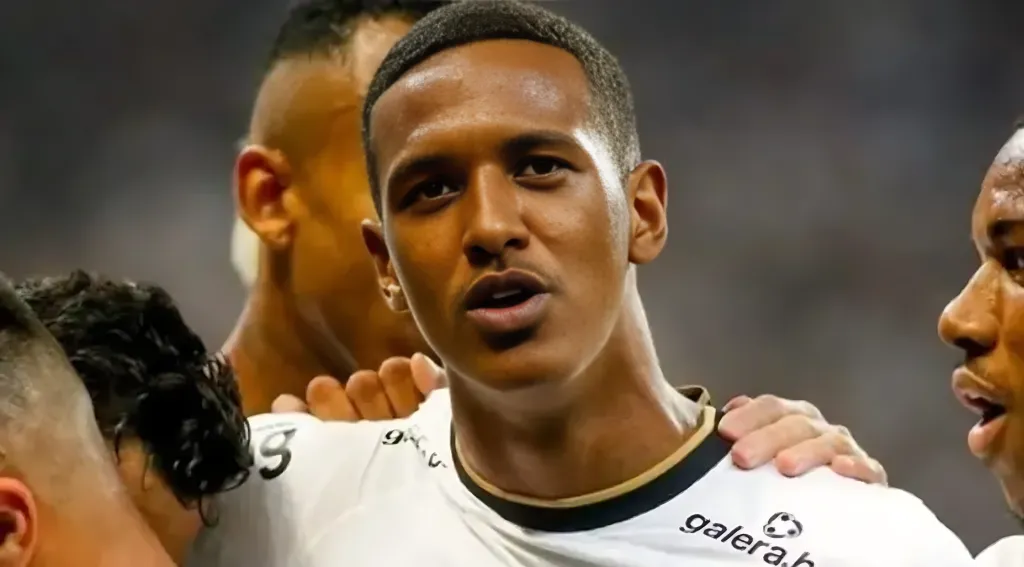 Foto: Rodrigo Coca/Agência Corinthians – Robert Renan pode acabar no Internacional
